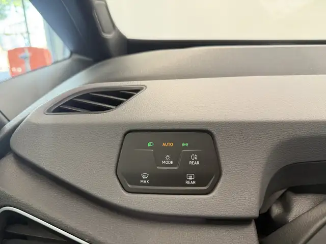 Volkswagen ID.3 view 10