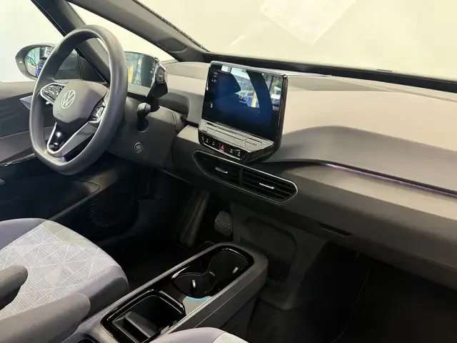 Volkswagen ID.3 view 7