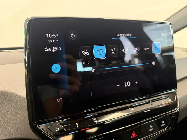 Volkswagen ID.3 view 12