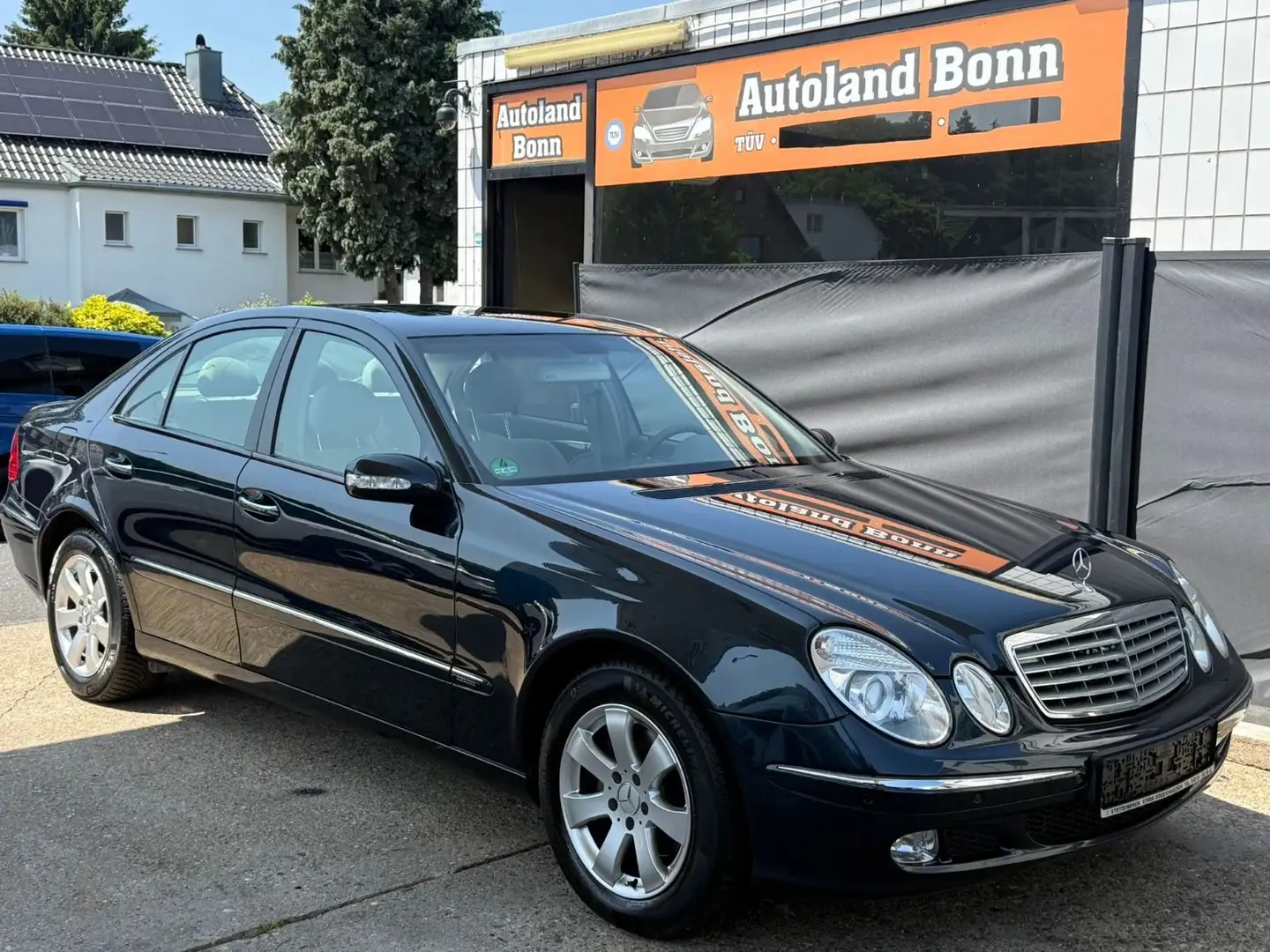 Mercedes-Benz E 200 E -Klasse Lim. E 200 Kompressor Schwarz - 1