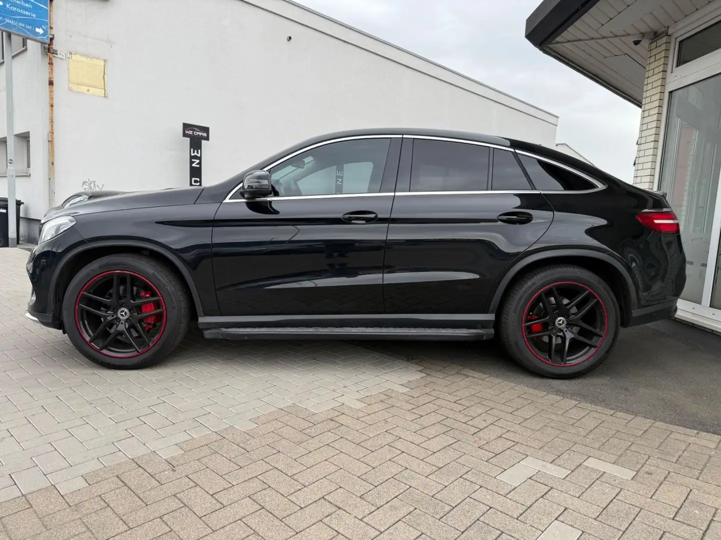 Mercedes-Benz GLE 350 Coupe AMGLINE NAVI KLIMA PDC PANO KAMERA Schwarz - 2
