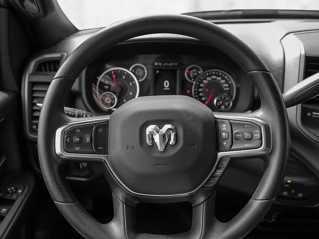 RAM 3500 снимка RAM 3500