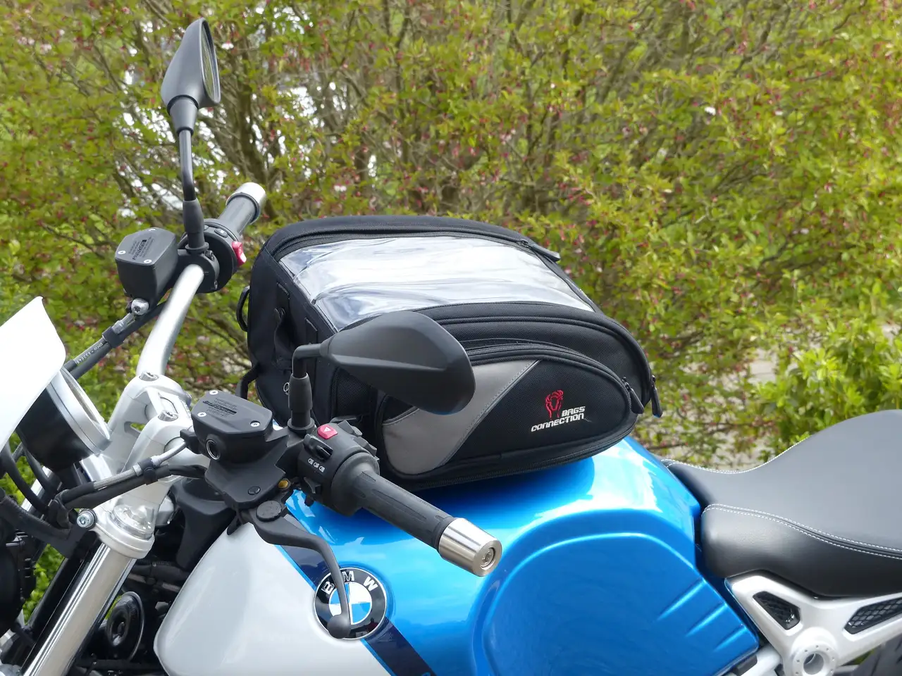 BMW R nineT Naked Bike in Blau gebraucht in Melsungen für € 13.490,-