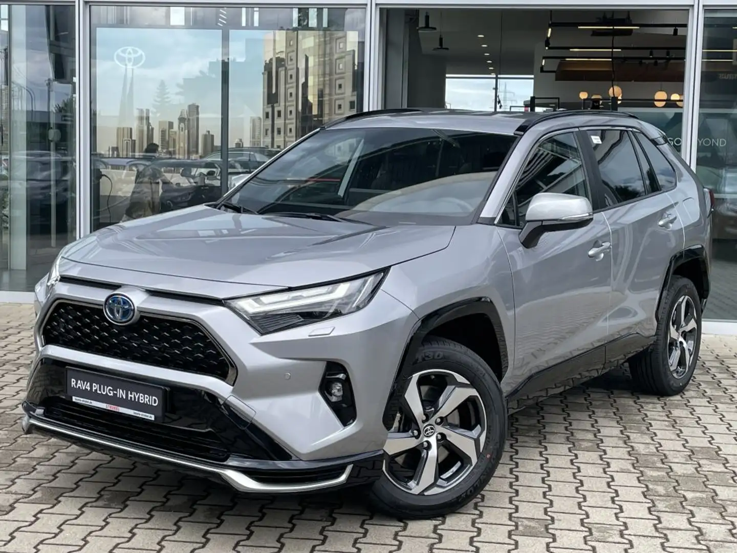 Toyota RAV 4 Plug-in-Hybrid Teamplayer Silber - 2
