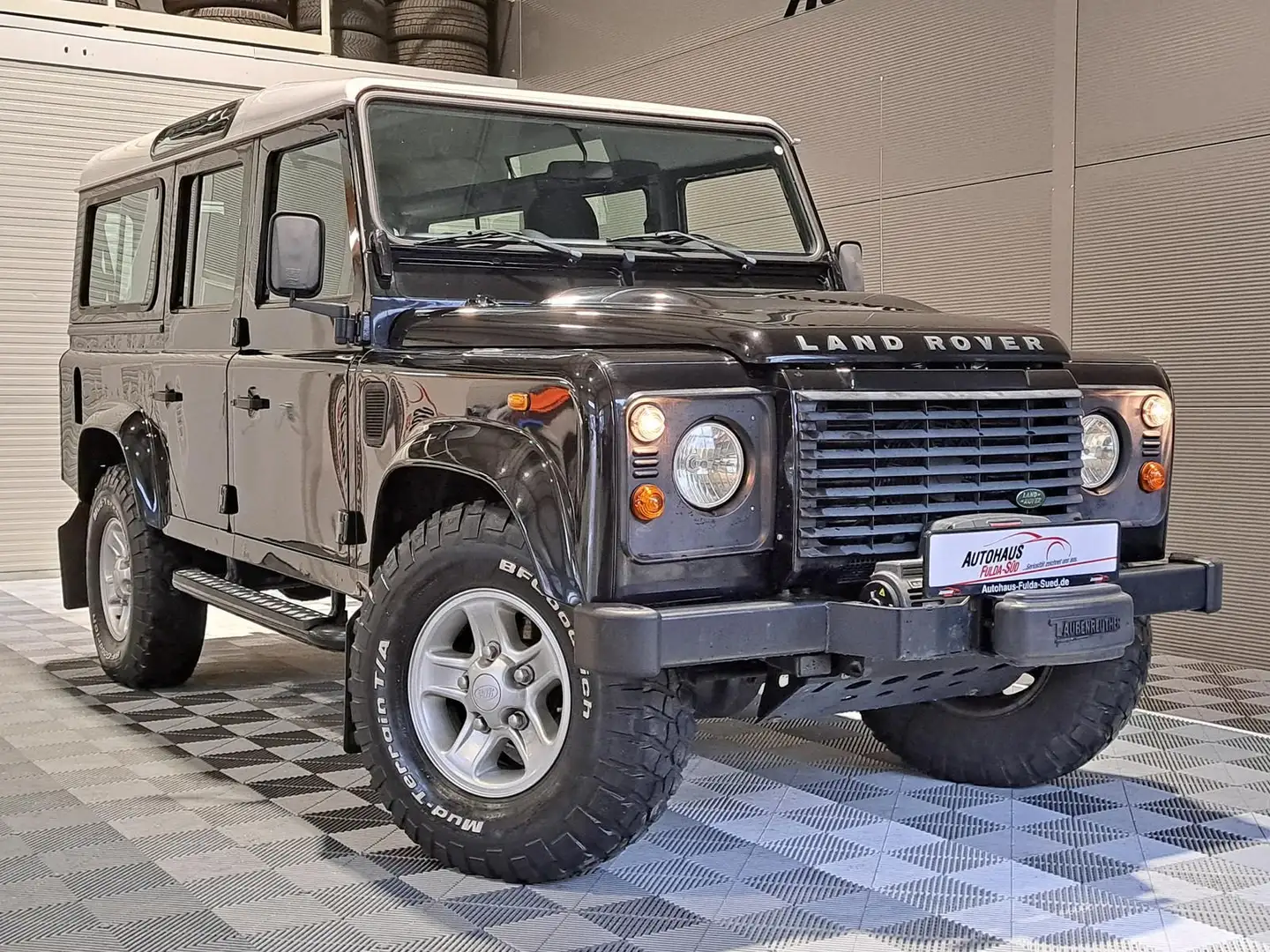 Land Rover Defender 110 S Station Wagon°Diff-Sperre°Seilwin Schwarz - 1