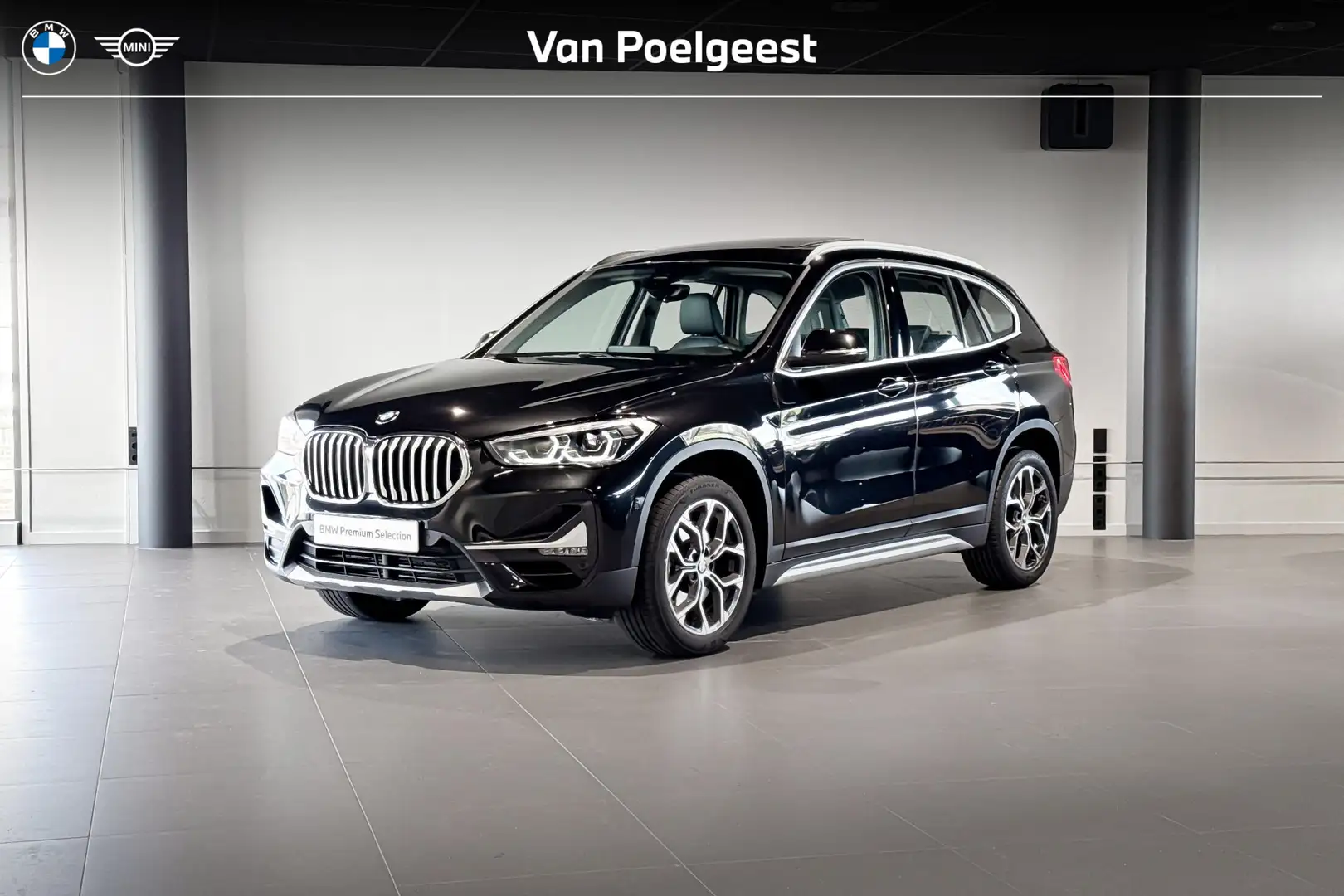 BMW X1 sDrive20i Executive Edition | Glazen Panoramadak | Schwarz - 1