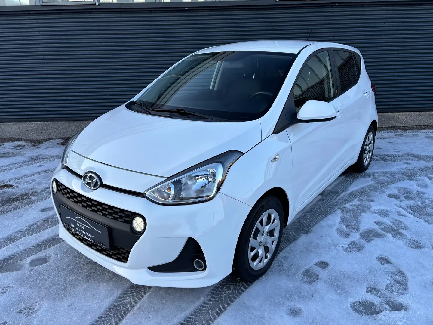 Hyundai i10 Edition 25 "JETZT 36-MONATE GARANTIE INKL." Weiß - 1