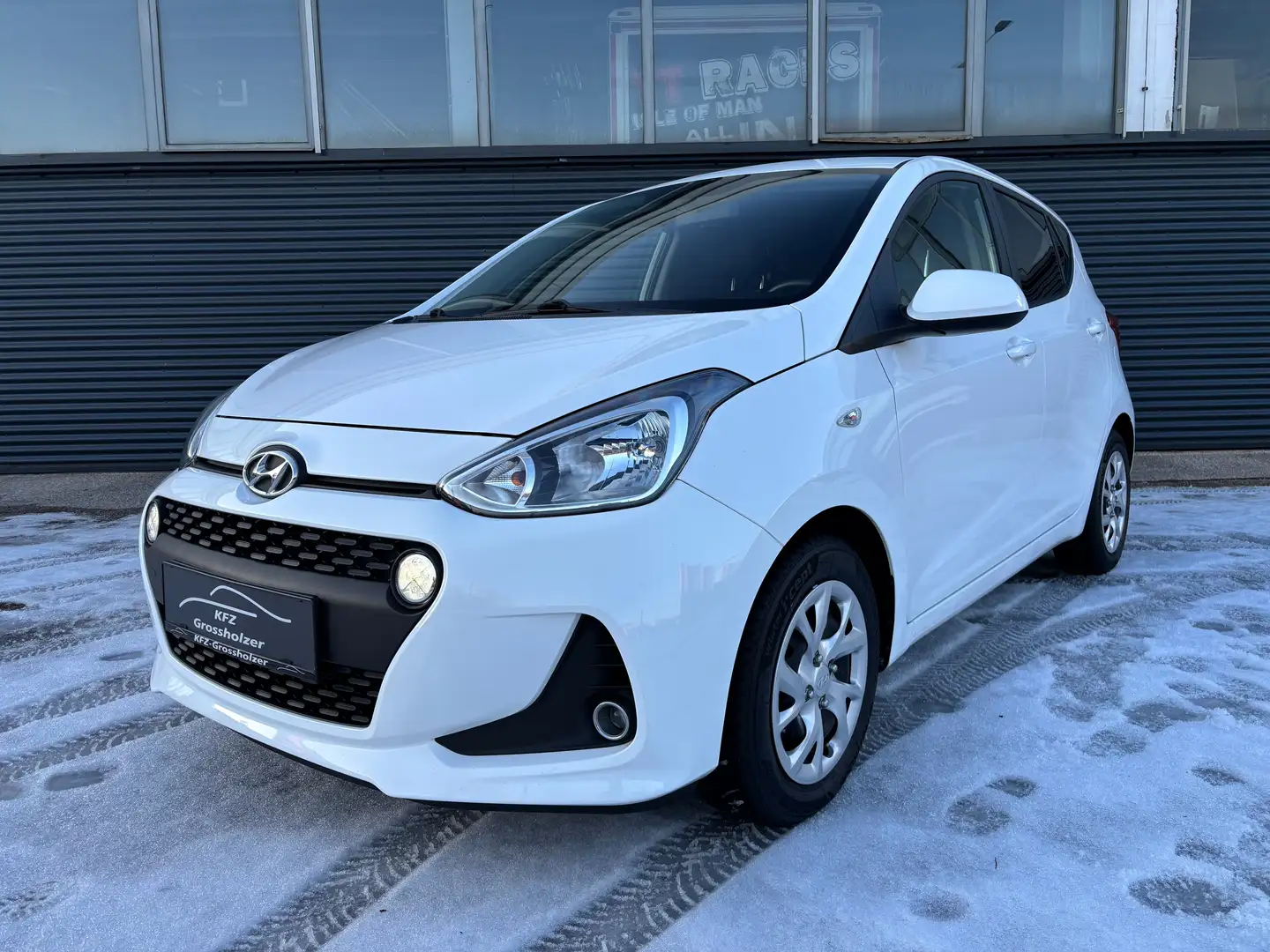 Hyundai i10 Edition 25 "JETZT 36-MONATE GARANTIE INKL." Weiß - 2