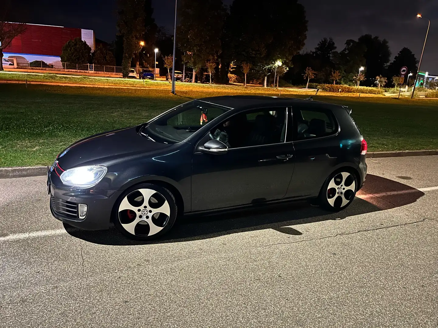 Volkswagen Golf GTI 3p 2.0 tsi Grigio - 1