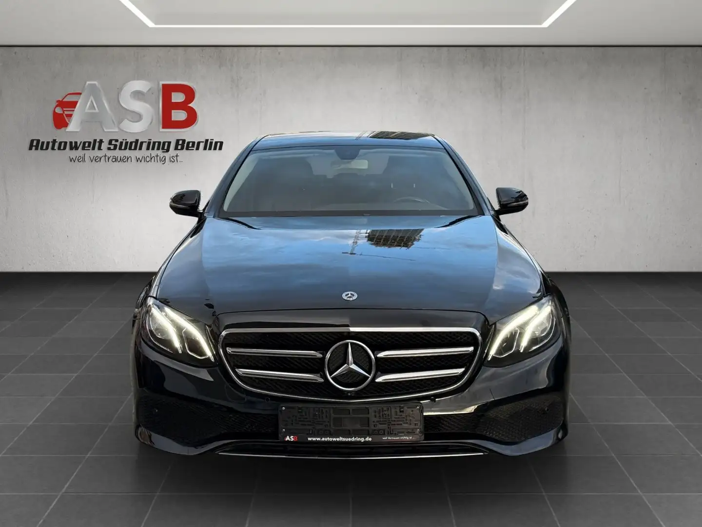 Mercedes-Benz E 200 d Automatik*Leder*LED*Taxi*Navi*Comand*Kame Noir - 2