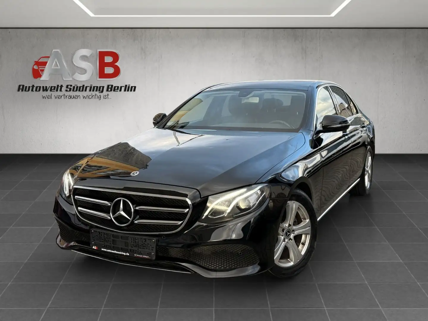 Mercedes-Benz E 200 d Automatik*Leder*LED*Taxi*Navi*Comand*Kame Noir - 1
