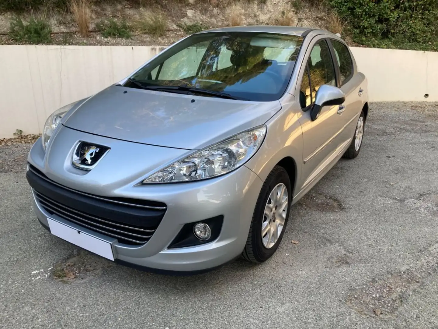 Peugeot 207 1.6 VTi 16v Premium BA 5p Gris - 1