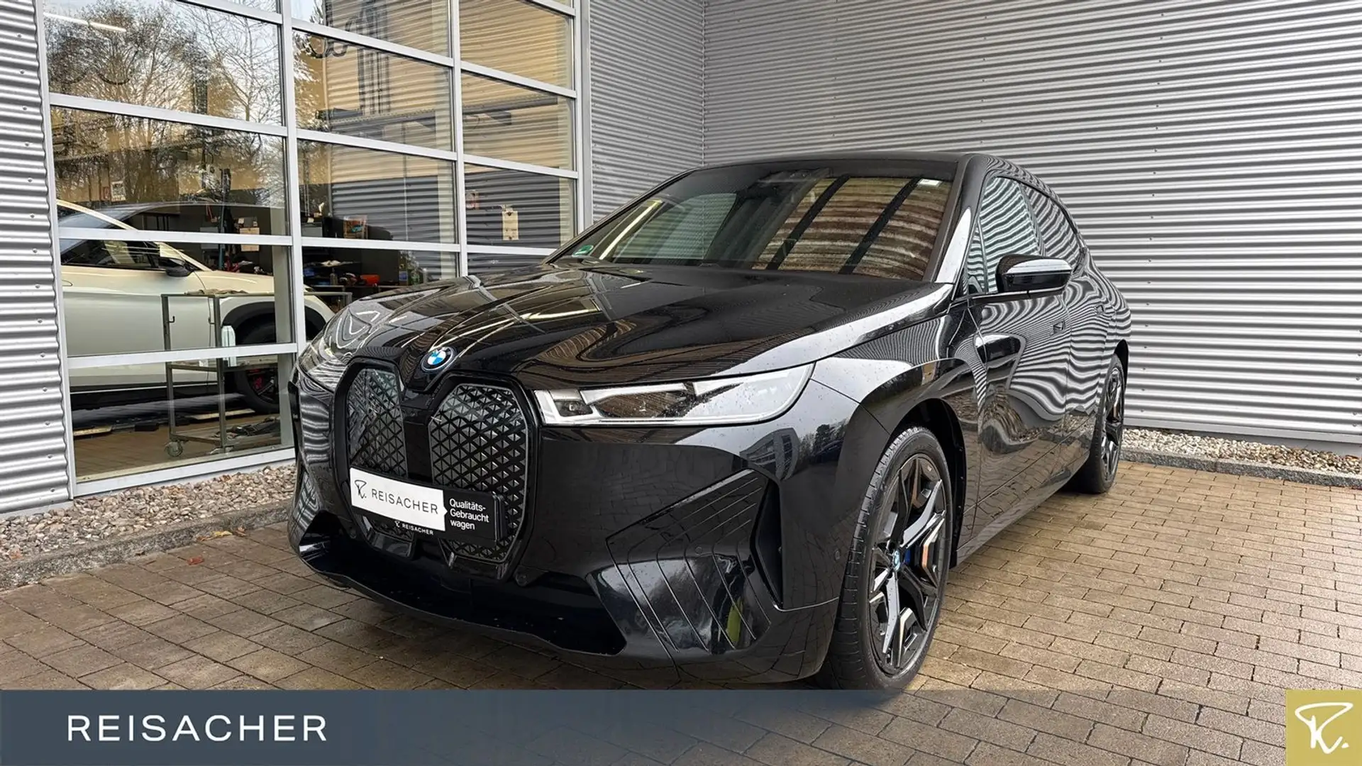 BMW iX A xDrive40 Sportpaket HUD AHK ACC 360° 22" Schwarz - 1