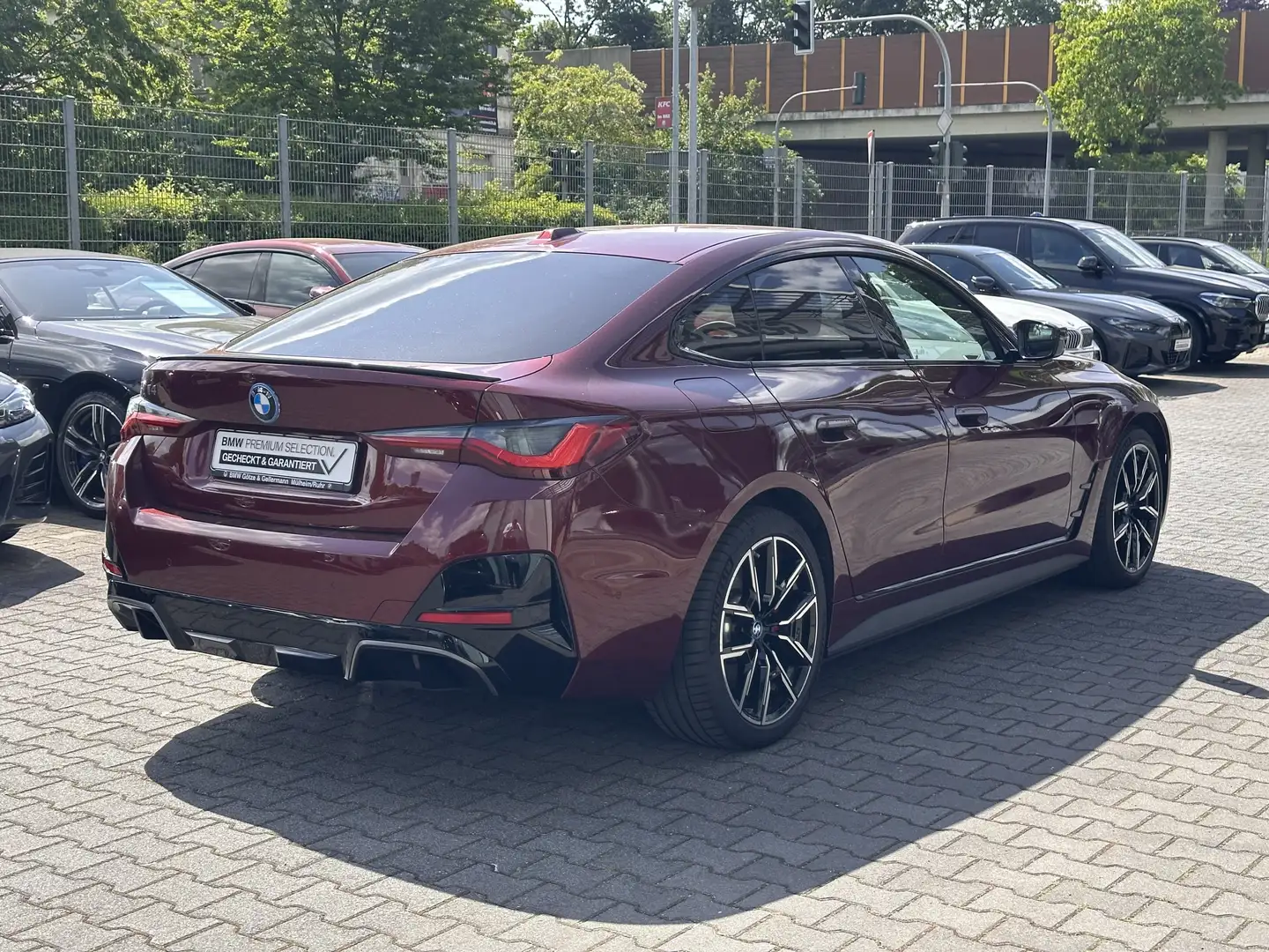 BMW i4 M50 M Sport PRO Laserlicht Stop&Go HeadUp AHK Červená - 2