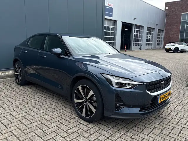 Polestar 2 view 3