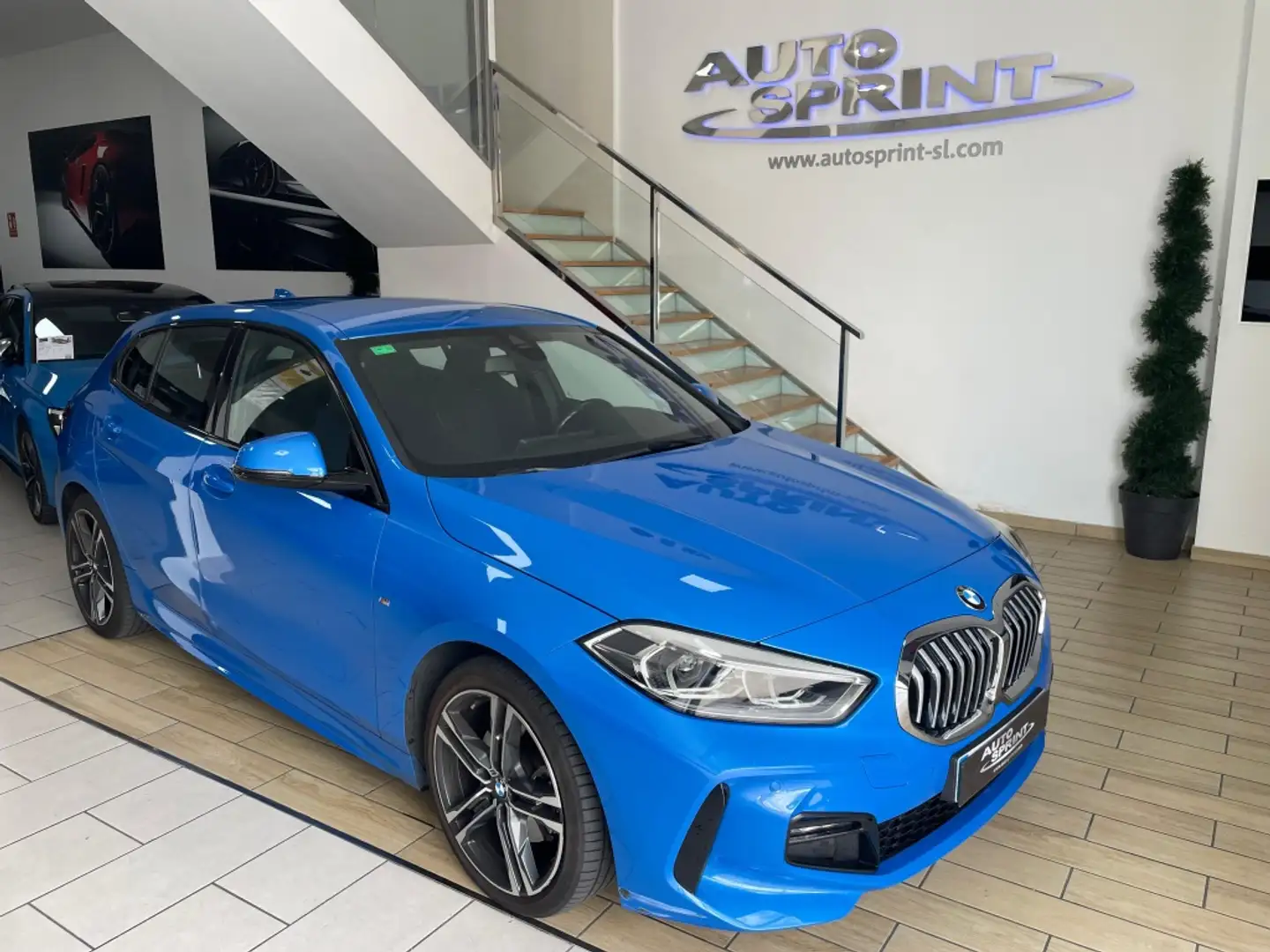 BMW 118 118d M Sport Bleu - 1