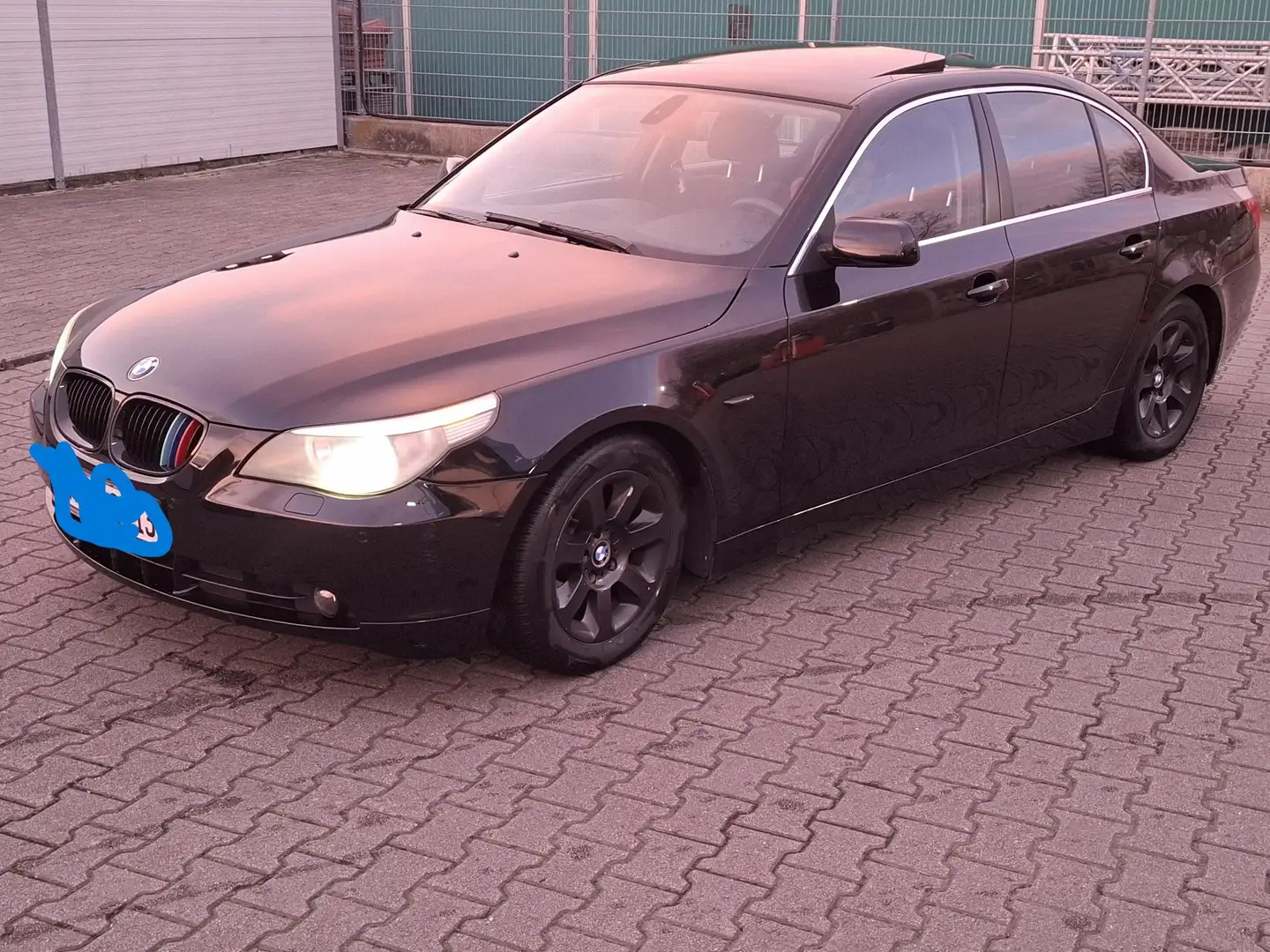 BMW 525 525i Aut. Schwarz - 1