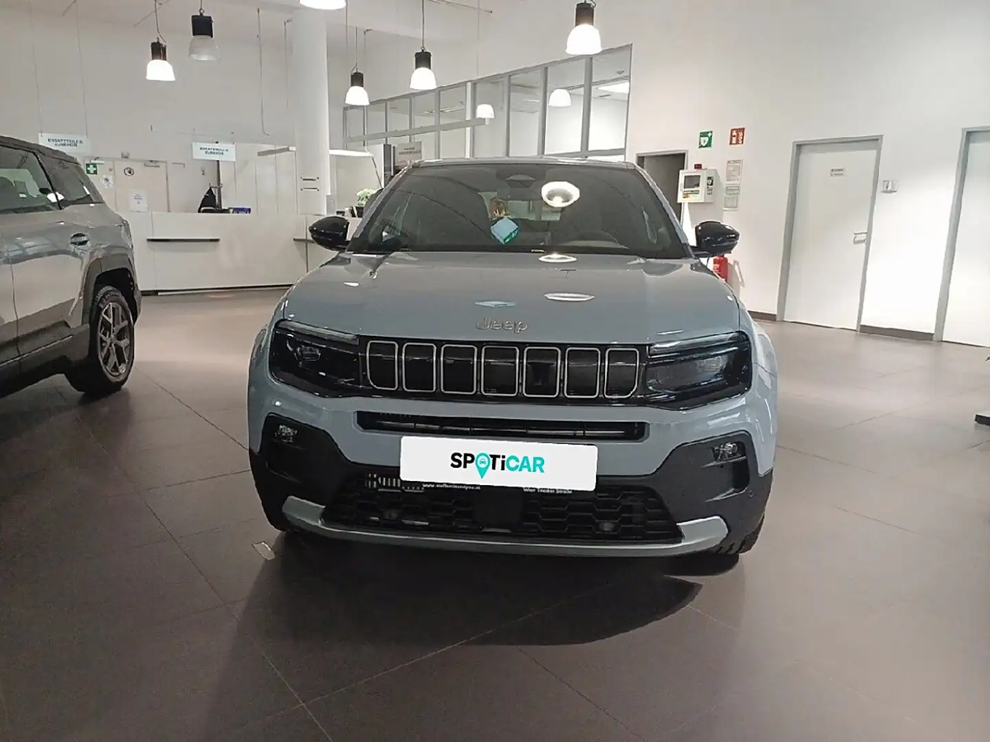 Jeep Avenger AVENGER MHEV ALTITU Grau - 2