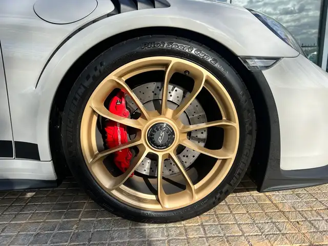 Porsche 911 view 2