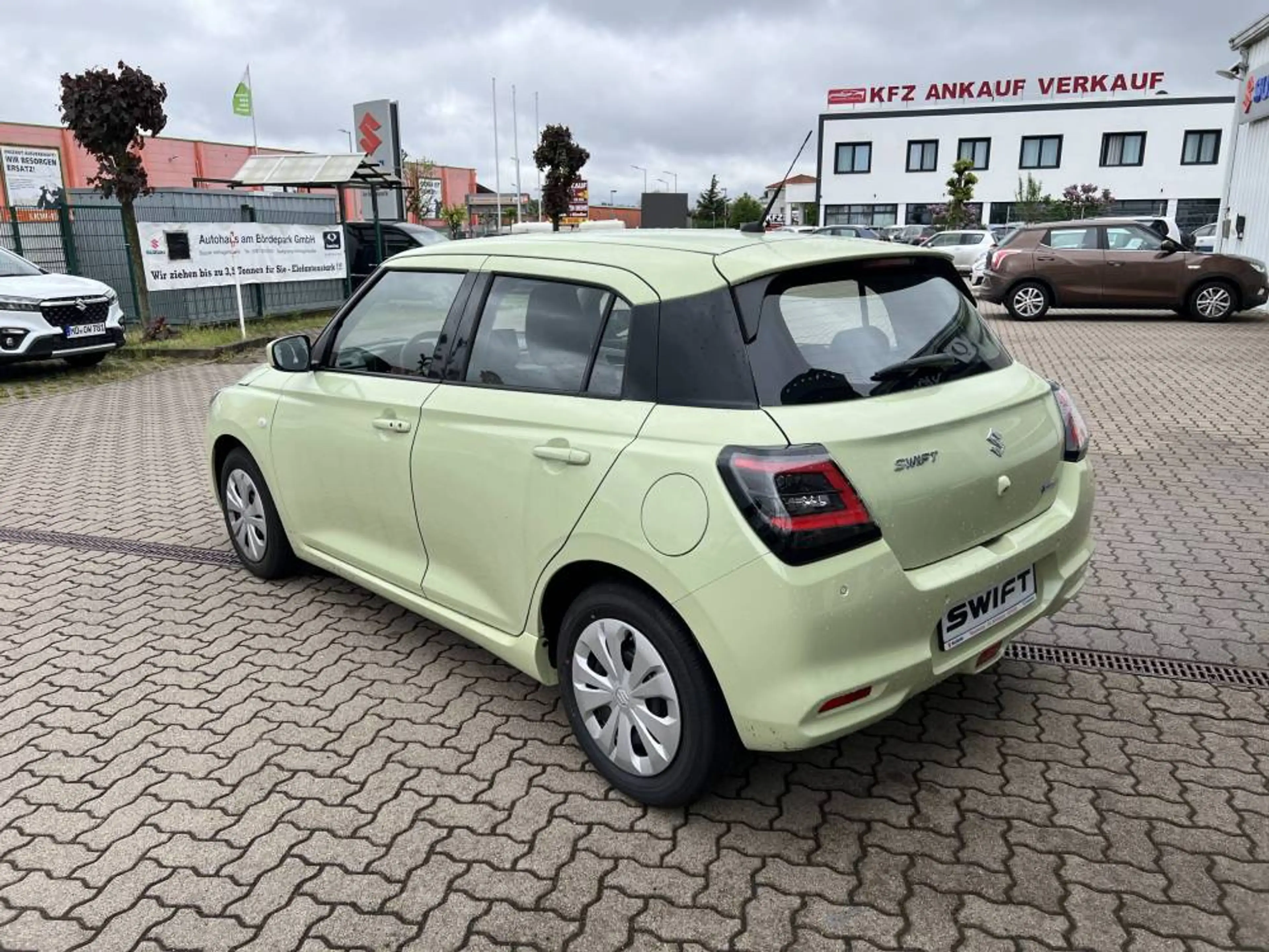 Suzuki Swift 1.2 Club Hybrid Navi Kamera — photo 6