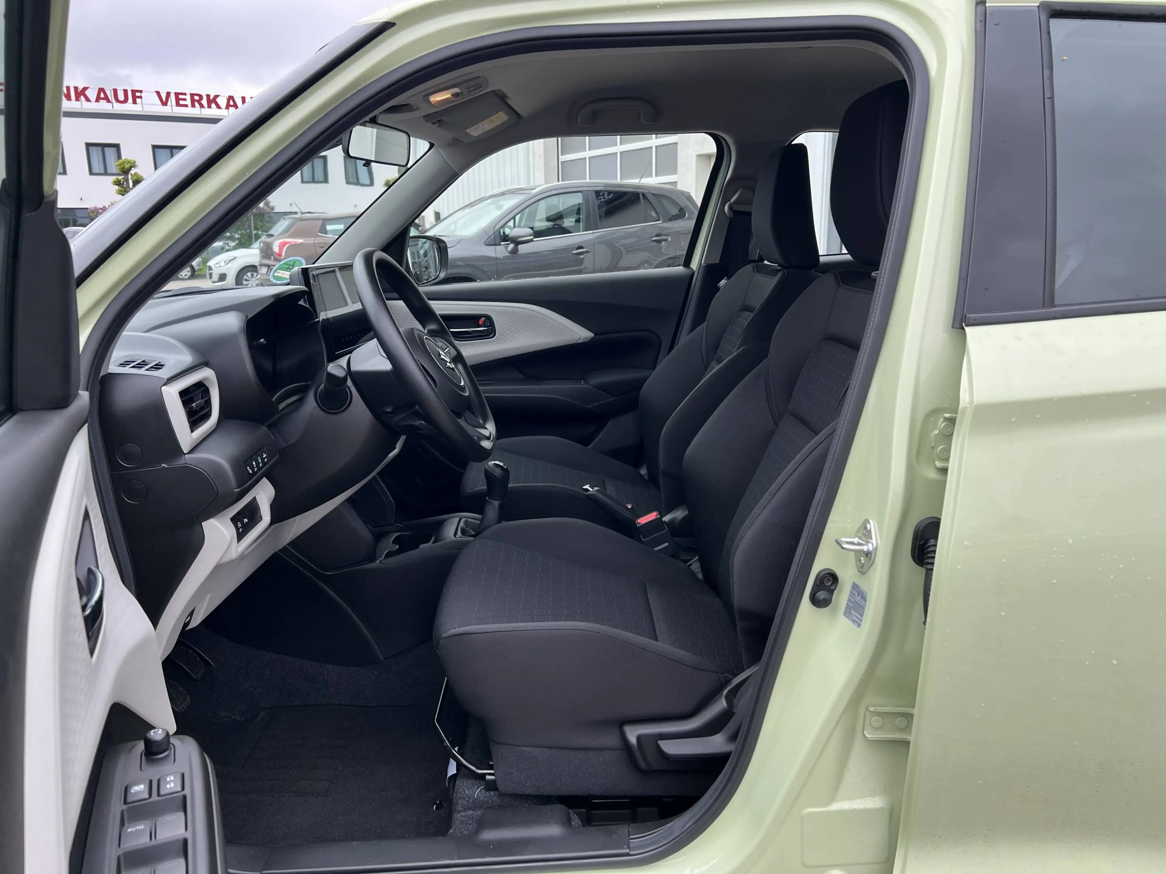 Suzuki Swift 1.2 Club Hybrid Navi Kamera — photo 11
