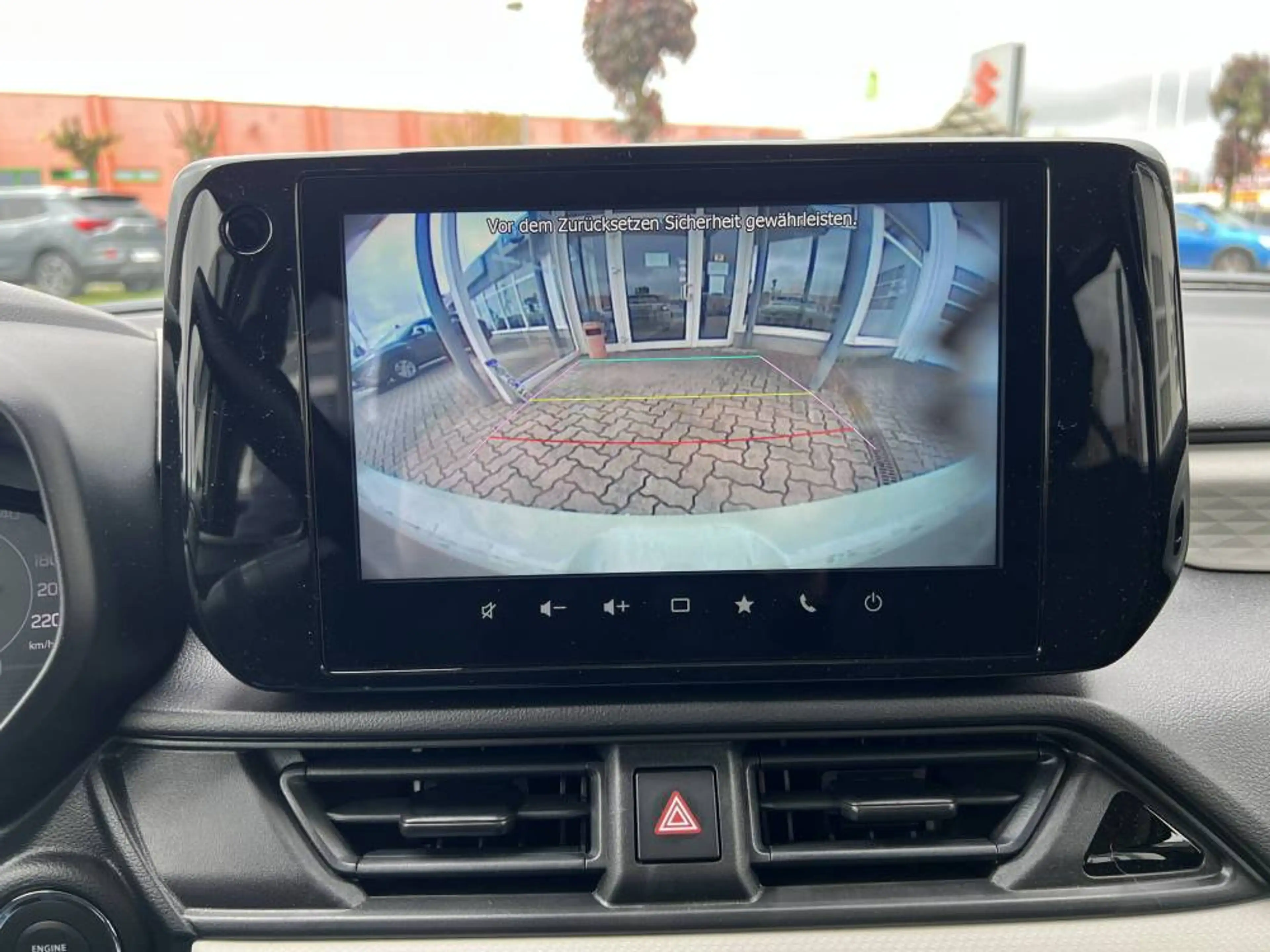 Suzuki Swift 1.2 Club Hybrid Navi Kamera — photo 14