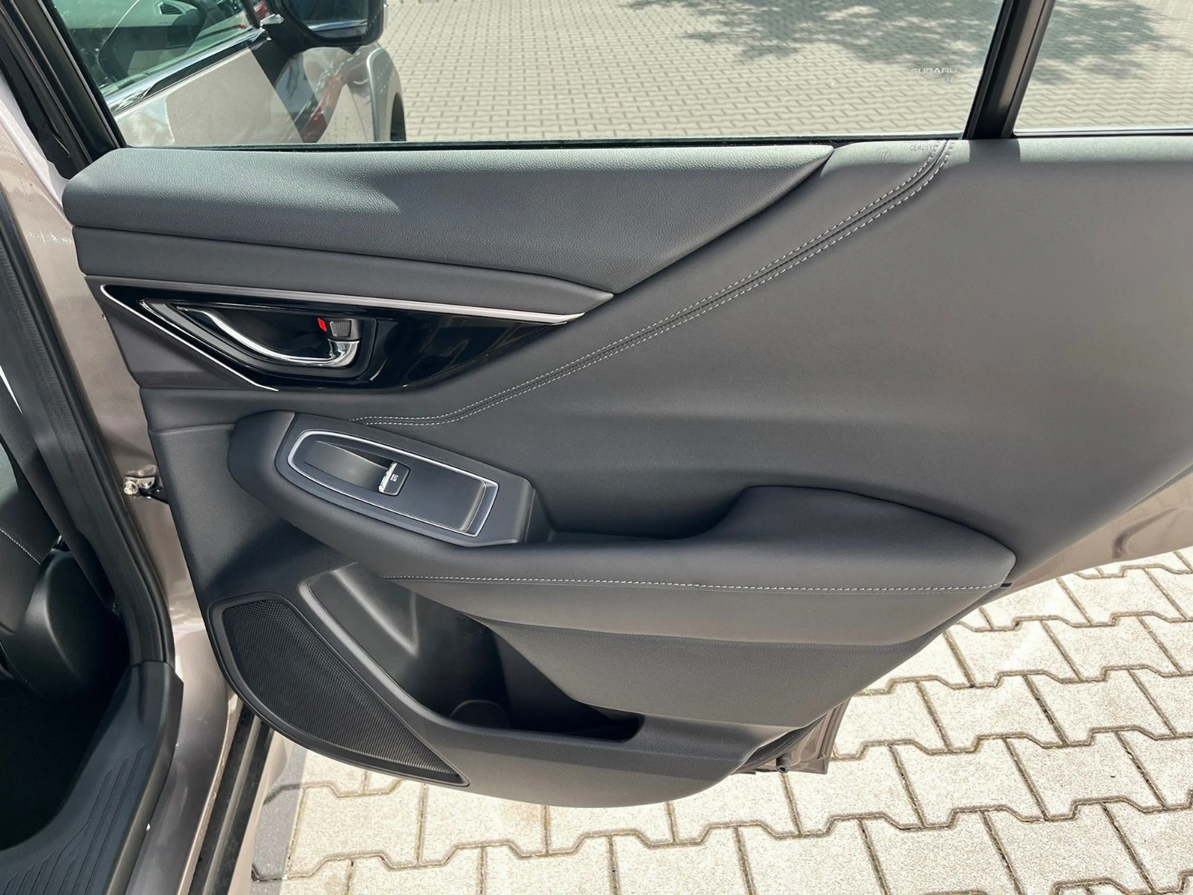 Subaru OUTBACK 2.5i Platinum Lineartronic — photo 6