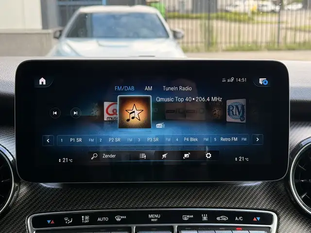 Mercedes-Benz V-Class view 25