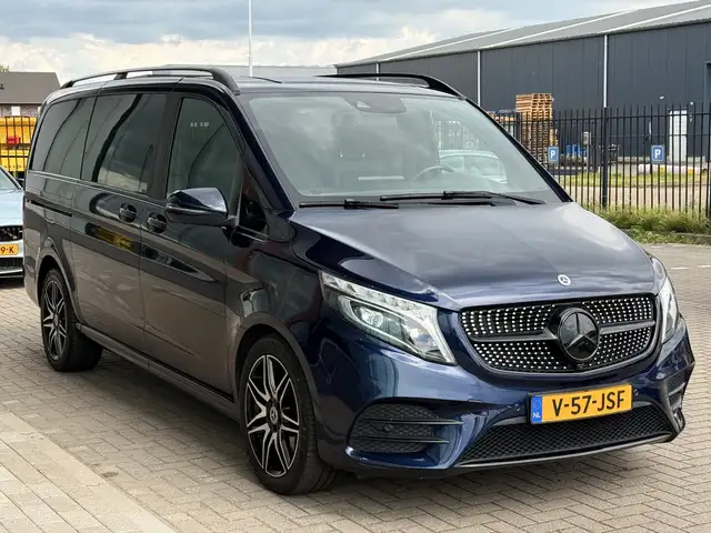 Mercedes-Benz V-Class view 10