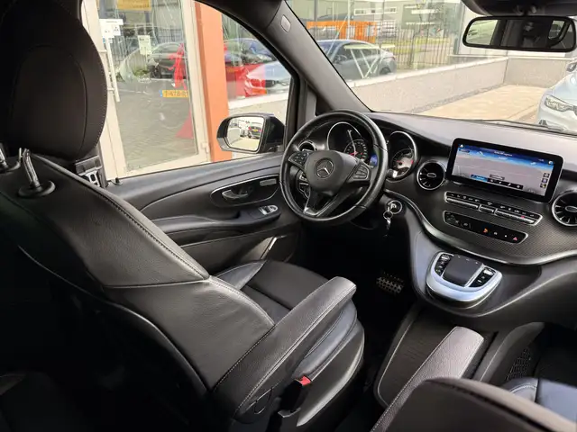 Mercedes-Benz V-Class view 4