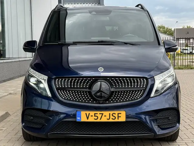 Mercedes-Benz V-Class view 9