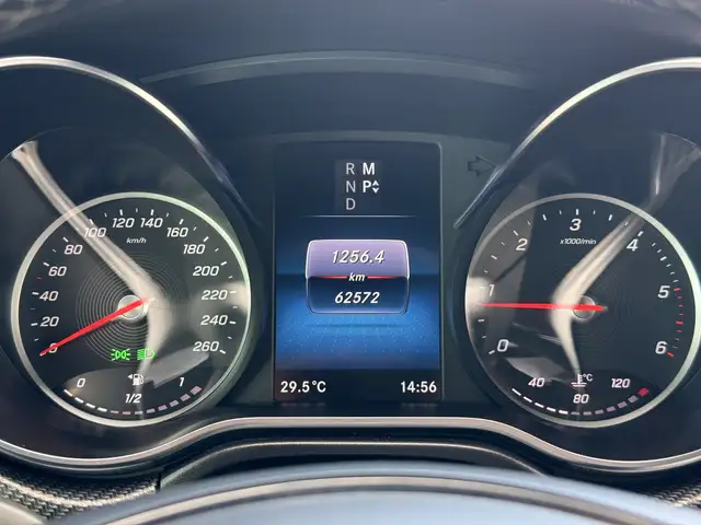 Mercedes-Benz V-Class view 23