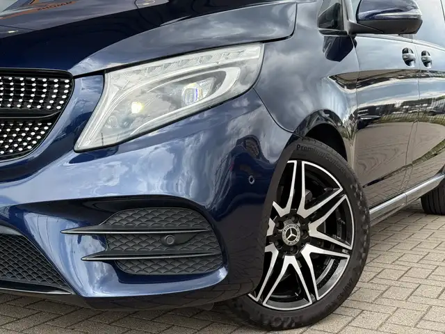 Mercedes-Benz V-Class view 3