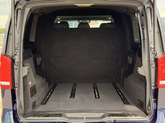 Mercedes-Benz V-Class view 15
