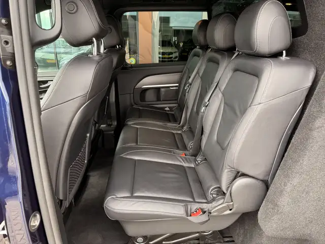 Mercedes-Benz V-Class view 6