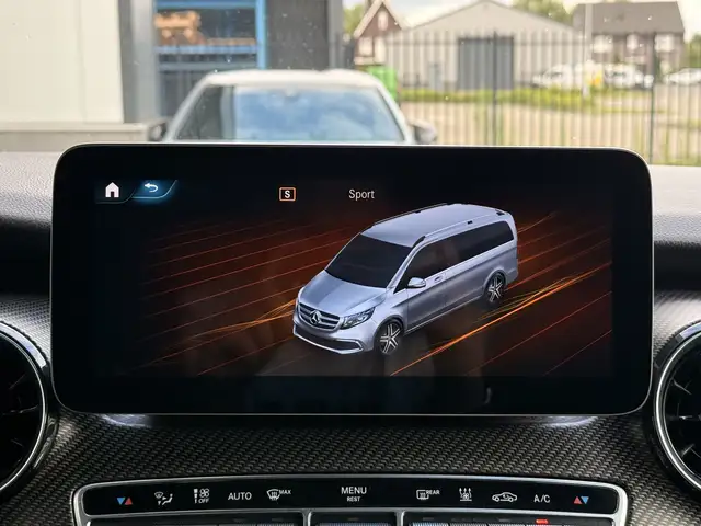 Mercedes-Benz V-Class view 30