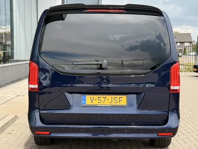 Mercedes-Benz V-Class view 14