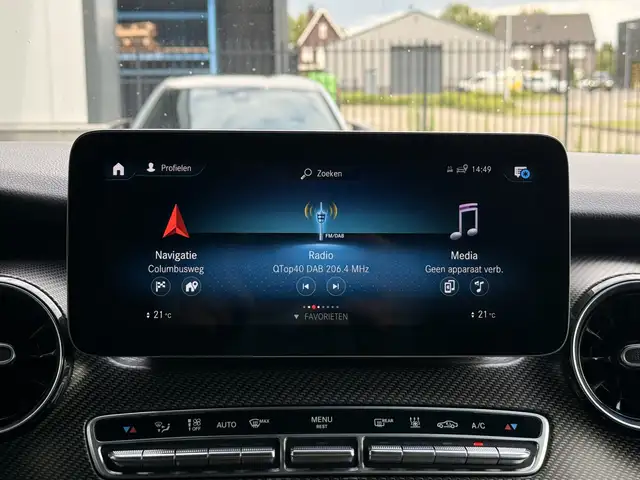 Mercedes-Benz V-Class view 24