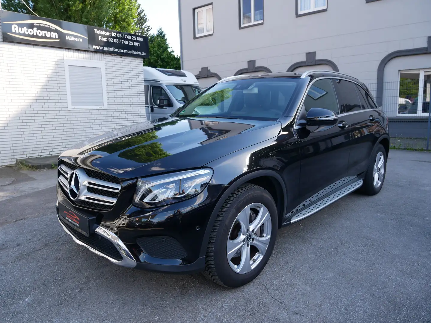 Mercedes-Benz GLC 250 GLC 250 4Matic AMG LED Totwink.Navi KeyGo AHK Kame Noir - 1