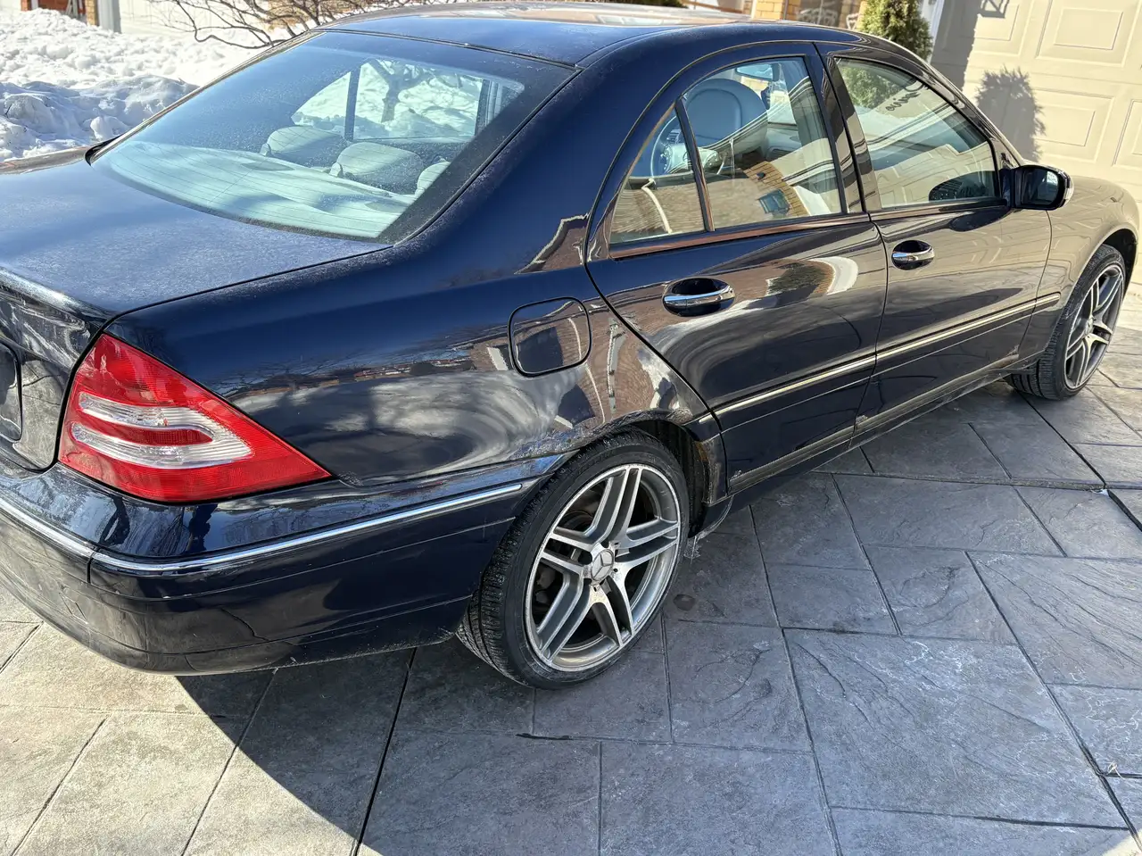 Mercedes-Benz C-Class снимка Mercedes-Benz C-Class