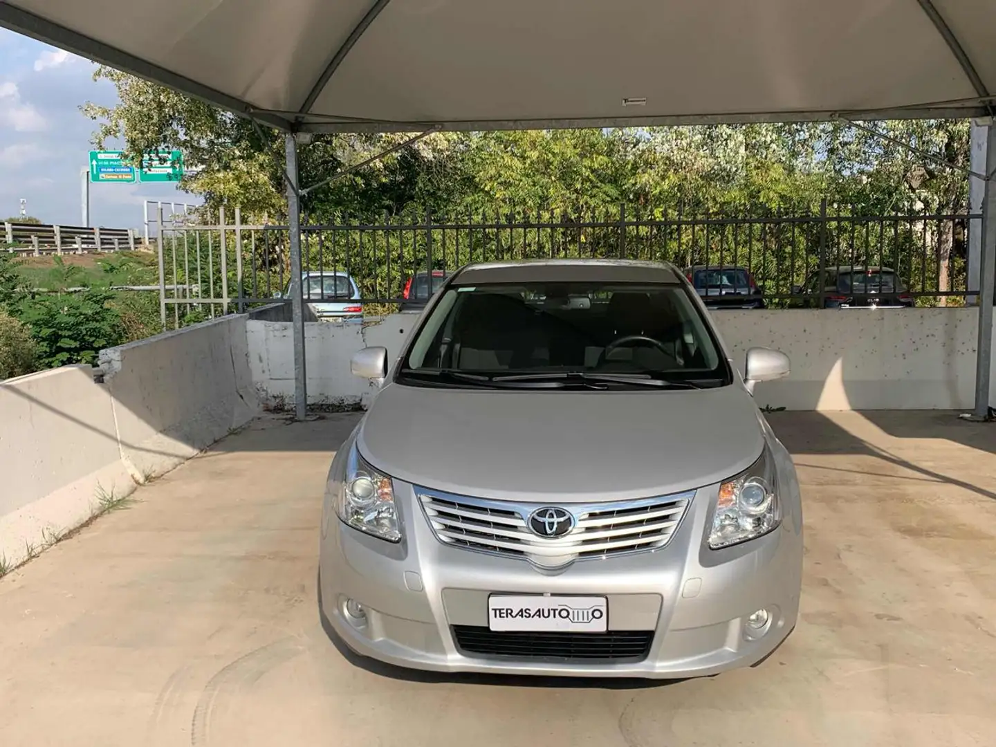 Toyota Avensis 2.0 D-4D Sol UNICO PROP. EURO 5 MOTORE A CATENA Zilver - 2