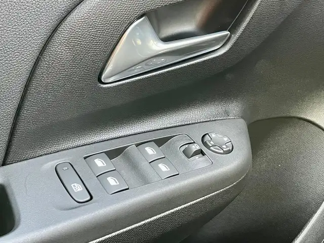 Opel Corsa view 13