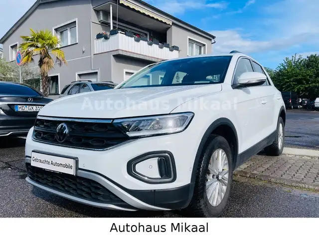 Volkswagen T-Roc view 2