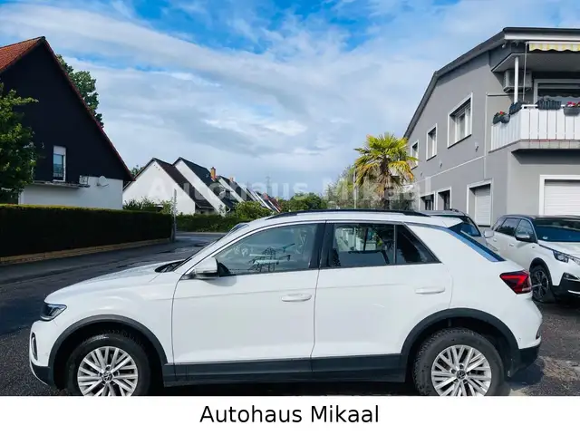 Volkswagen T-Roc view 15
