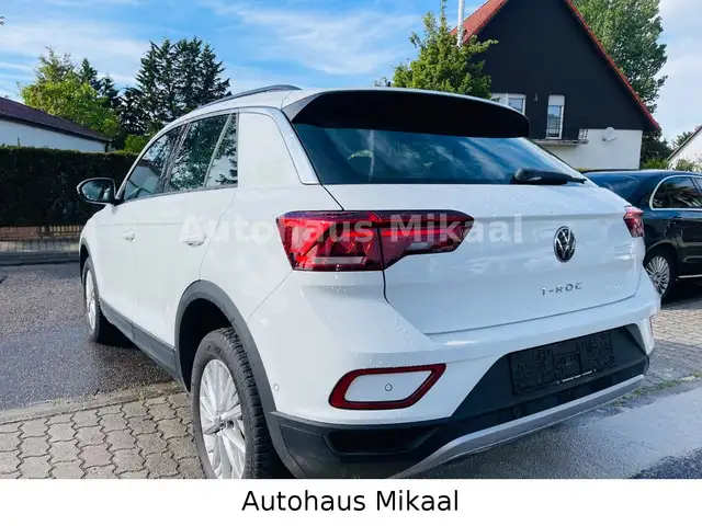 Volkswagen T-Roc view 12