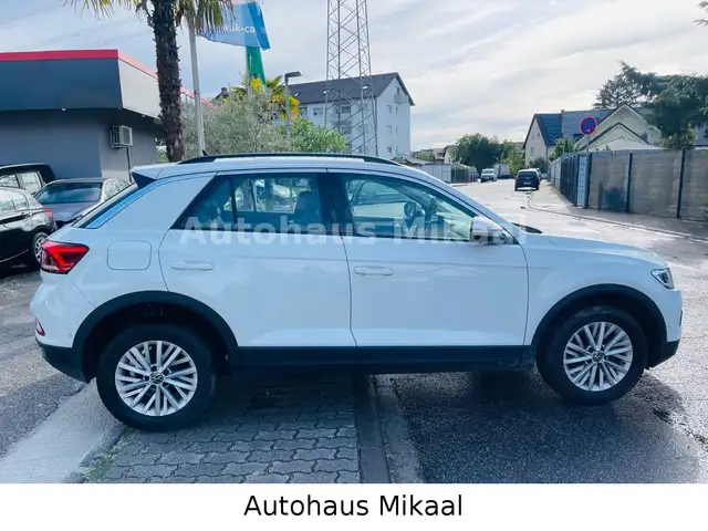 Volkswagen T-Roc view 6