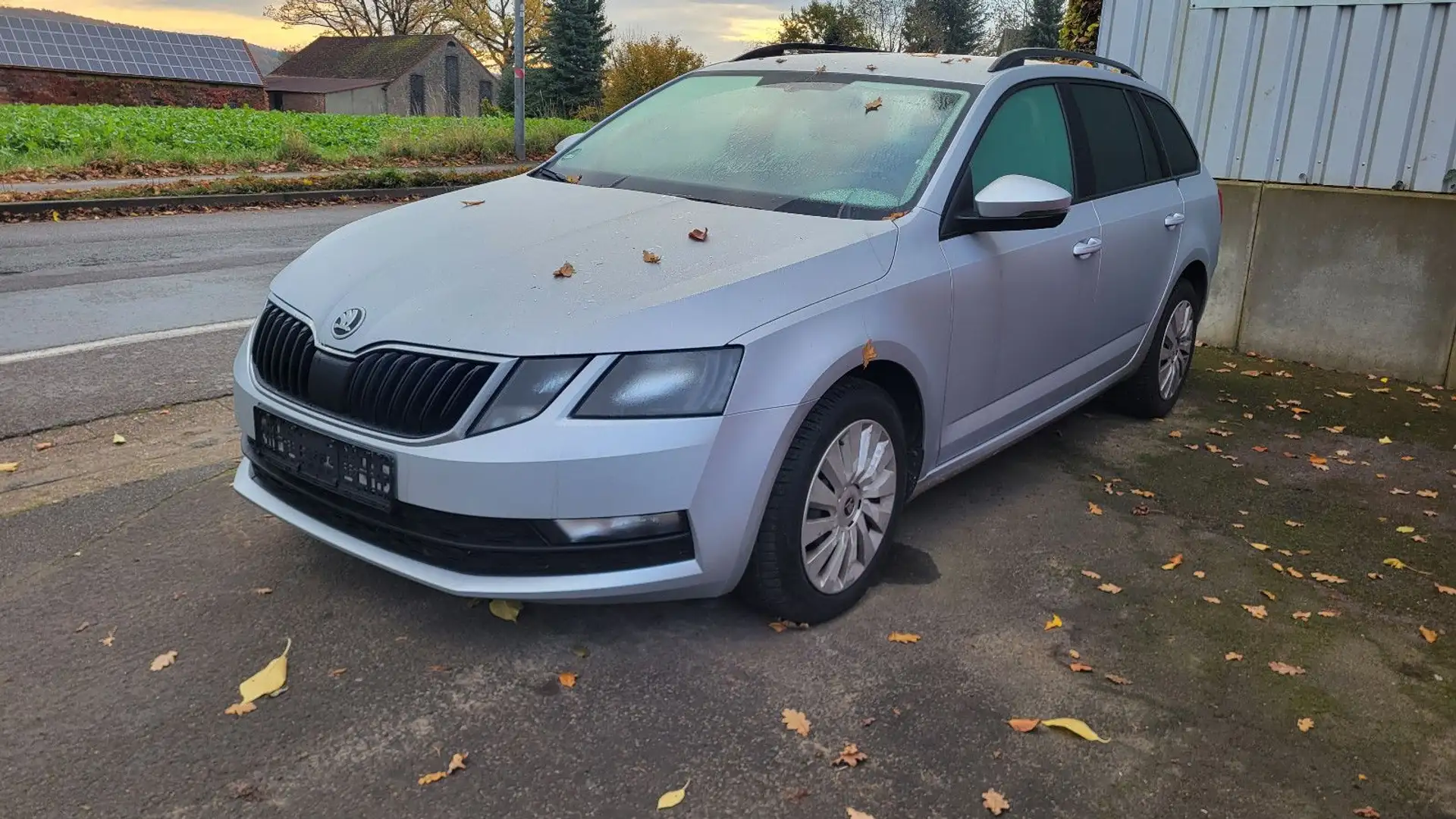 Skoda Octavia - 2 Hand - Scheckheft geflegt Insp .NEU Argent - 1