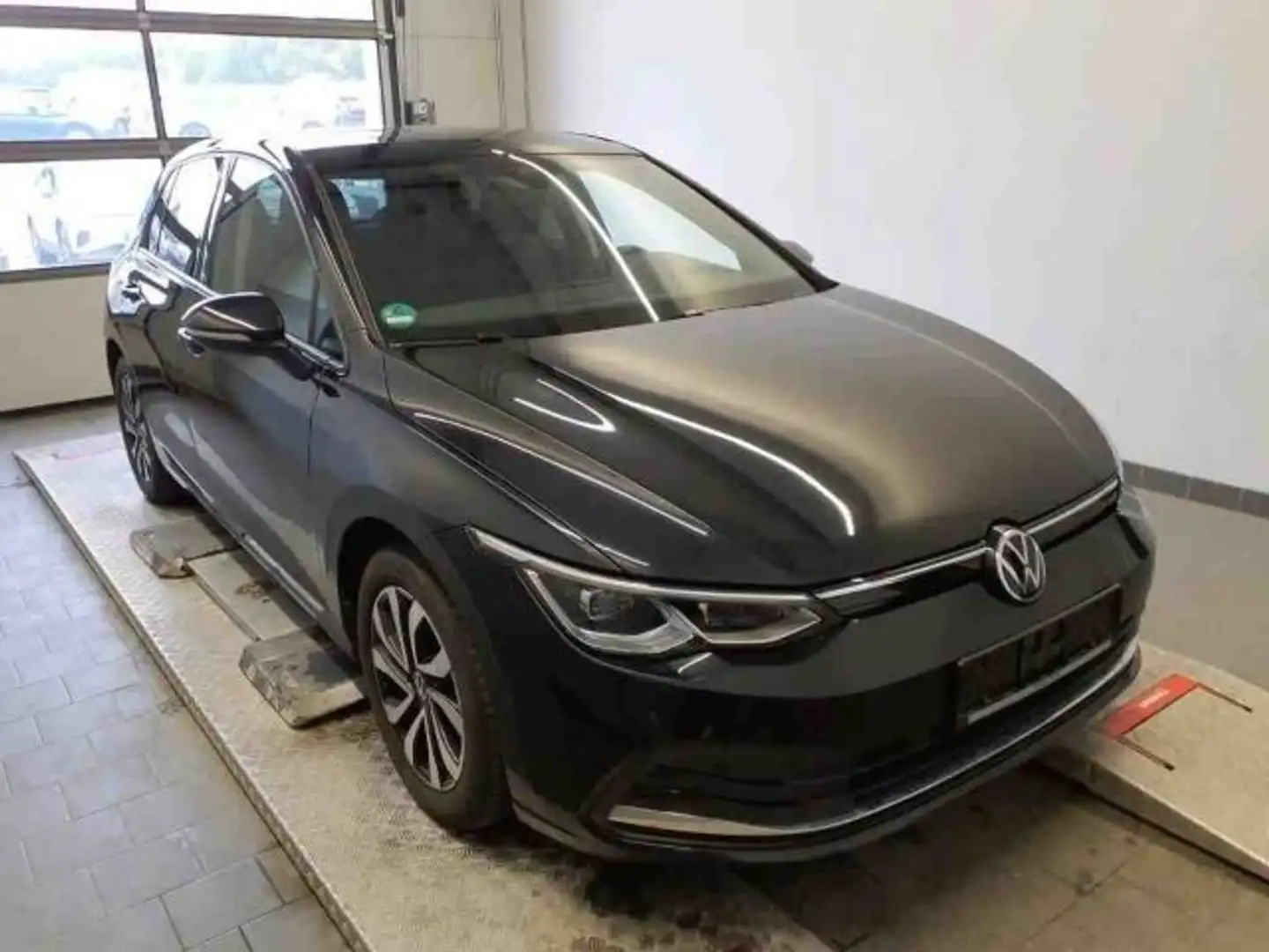 Volkswagen Golf VIII 2.0TDI DSG 5JG+MATRIX+NAV+AHK+PANO+HuD Schwarz - 2