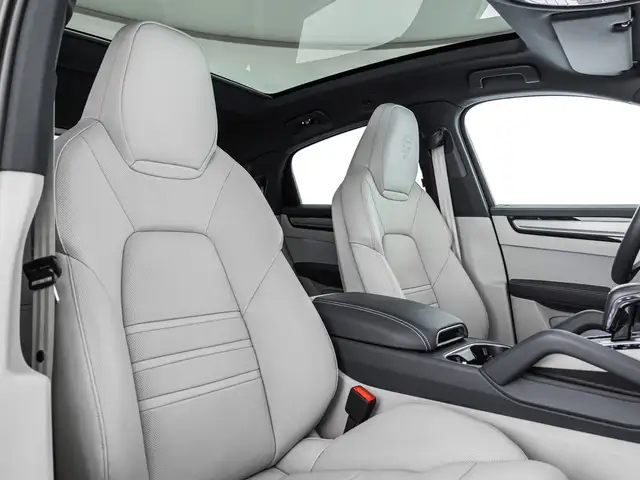 Porsche Cayenne view 13