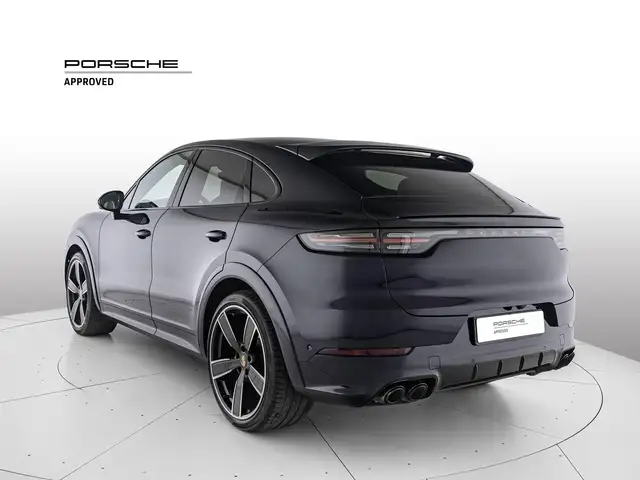 Porsche Cayenne view 3